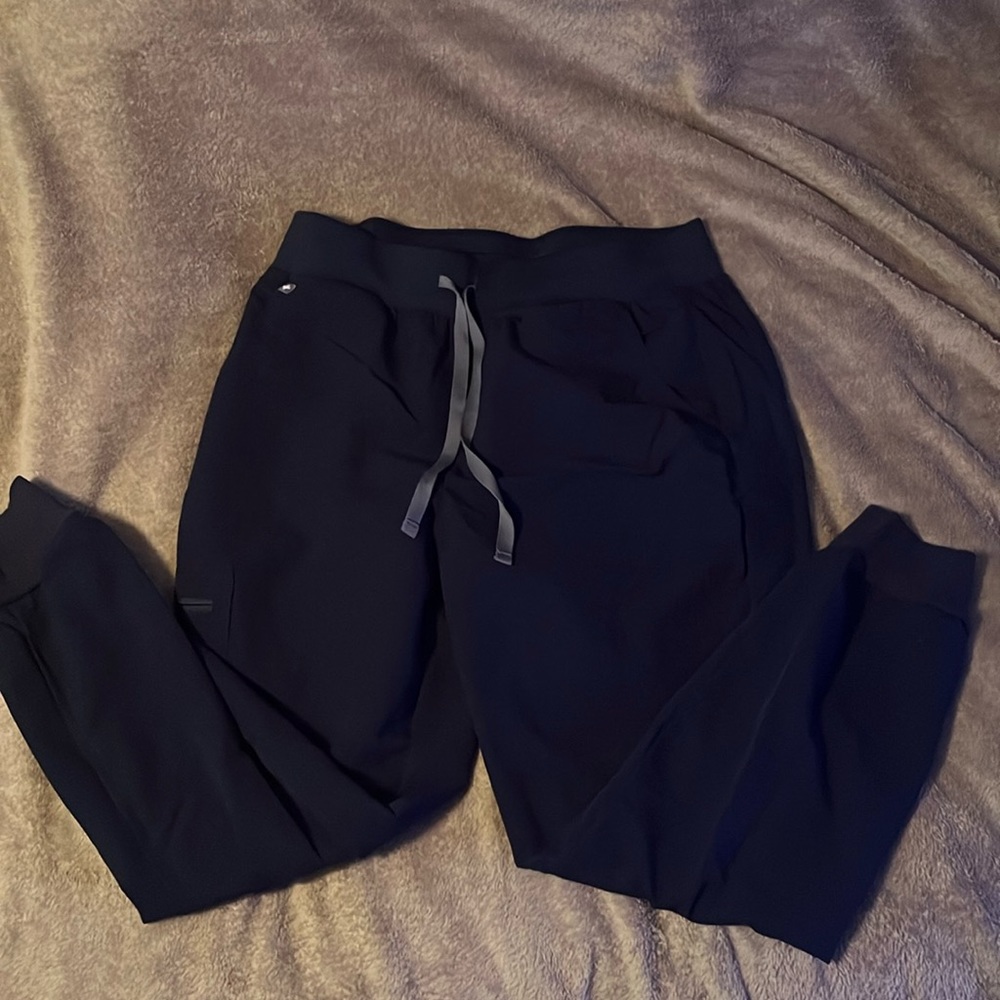 FIGS Large navy high waisted Zamora jogger scrub pants